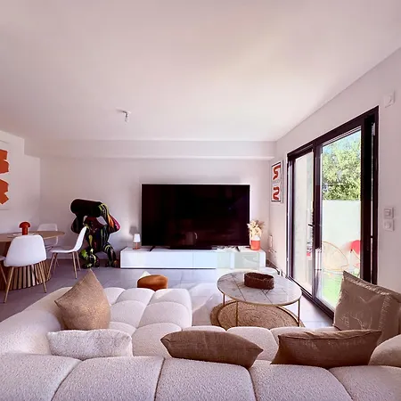 Séjour chez l'habitant Belle Dans Neuve Avec Piscine *