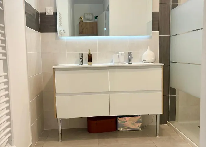 Belle Dans Neuve Avec Piscine Kwatera prywatna