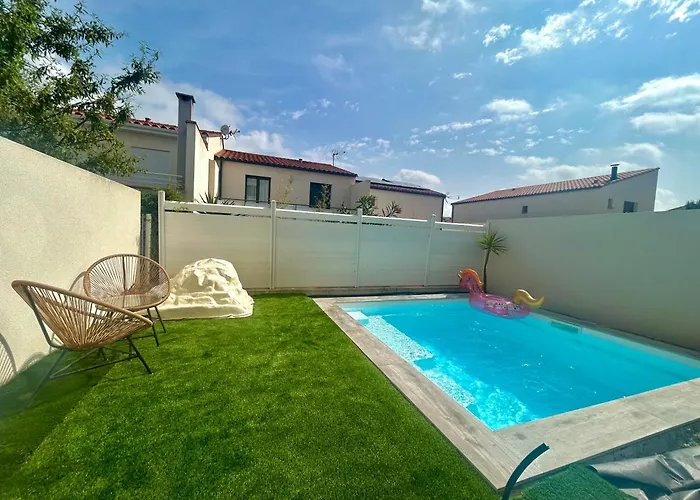 Kwatera prywatna Belle Dans Neuve Avec Piscine