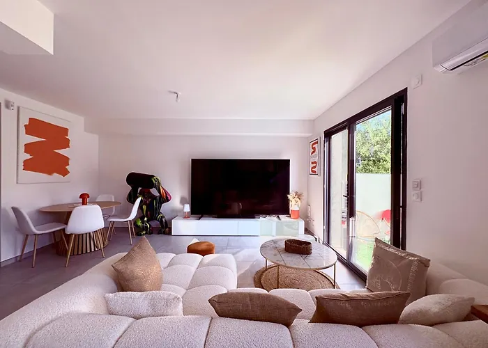 Séjour chez l'habitant Belle Dans Neuve Avec Piscine *